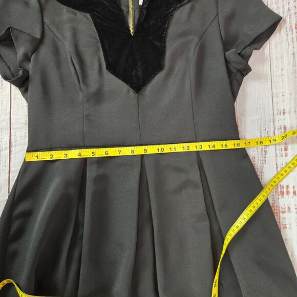 STS Sail to Sable Black Velvet Trim Dress Sz 10 Pleated Split V-Neck Whimsigoth - Picture 8 of 10